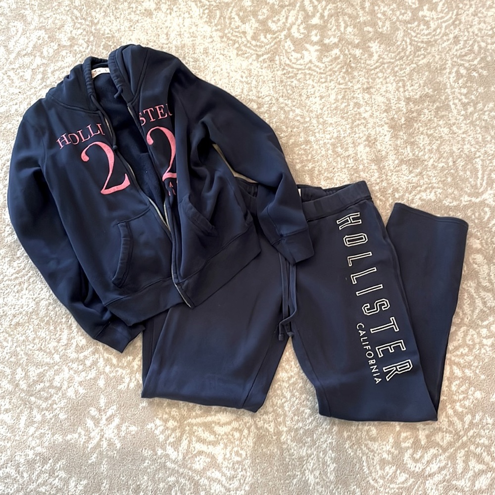 Hollister sweats set